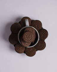 Sweet tea and coffee. Cookies, pretzels, crackers, bagels. Sweet joys for tea