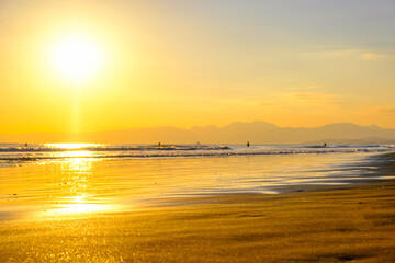 【神奈川県 江ノ島】夕日に照らされた海