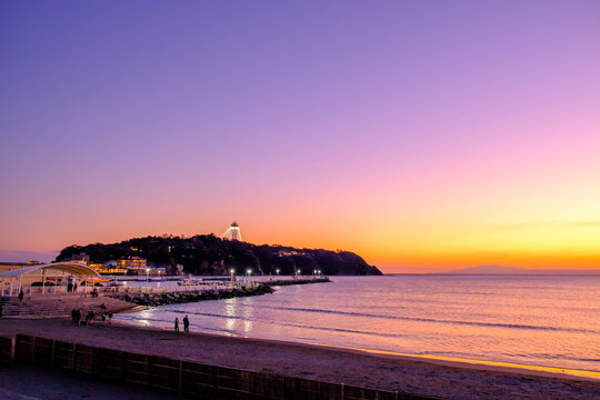 「江ノ島の夕日」の写真素材 | 4,197件の無料イラスト画像 | Adobe Stock