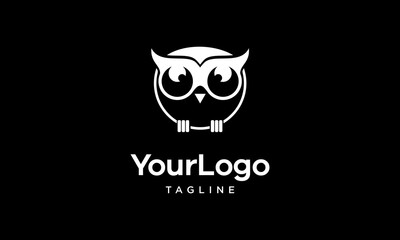 Simple minimalist and unique owl logo concept