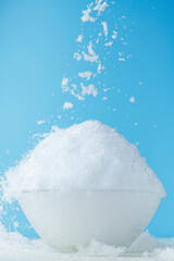 ふわふわのかき氷　氷を削る