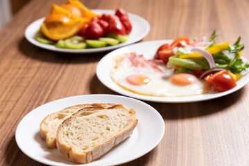 朝食