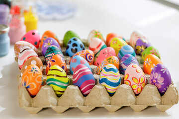 Fototapeta na wymiar Variety color and pattern of hand painted easter eggs for decoration.