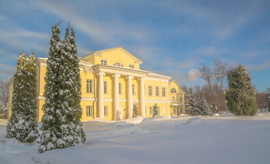 Fototapeta na wymiar An old Russian noble estate in winter Moscow