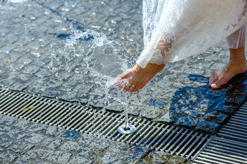 Beautiful flowers and wedding rings on the wedding day.
