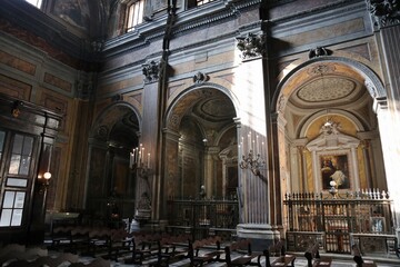 Napoli - Cappelle laterali della Chiesa di San Ferdinando