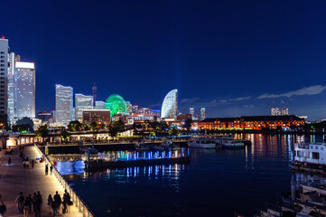 【神奈川県横浜市】横浜港みなとみらいの夜景はまるで万華鏡の世界