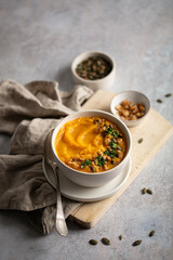 soupe velouté potiron et châtaigne aux épices et persil