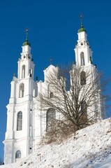Fototapeta na wymiar church in the snow