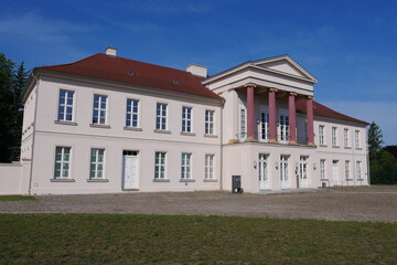 Fototapeta na wymiar Kavaliershaus in Neustrelitz
