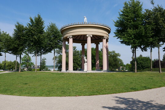 Hebetempel im Schlossgarten Neustrelitz