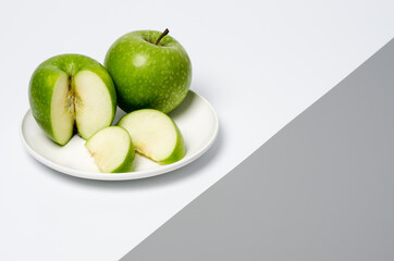 sliced apple in a plate