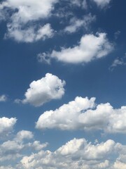 Obraz premium Clouds in the blue sky