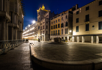 Venezia  piazza dei leoncini