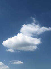 Obraz premium Clouds in the blue sky