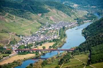 telephoto pictures at the mosel loop in bremm