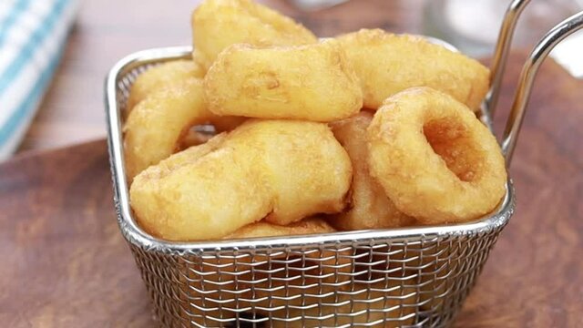 beignets de calamars &agrave; la romaine