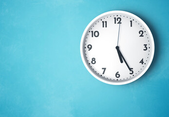 05:25 or 17:25 wall clock time