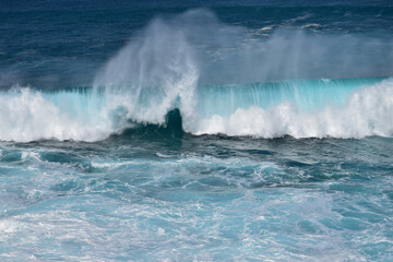 Beautiful ocean waves.