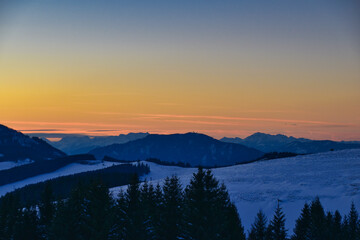 Obraz na płótnie Canvas Sonnenuntergang über der Rennfeld und Hochschwab von der Sommeralm, Steiermark, Österreich