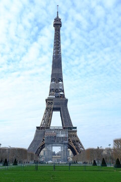 The Eiffel Tower under stripping and painting works. The 12th February 2021, Paris.