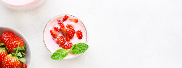 Strawberry yogurt with fresh berries