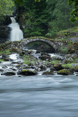 Dolina Glen Lyon  wodospad mostek rzyski kamienny