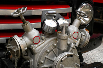 Hochdruckpumpe an einem Feuerwehrfahrzeug