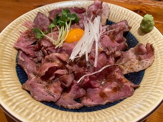 ローストビーフ丼　roast beef