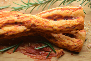 Trecce al gusto pizza ft2102_0124 Pizza-flavored breadsticks