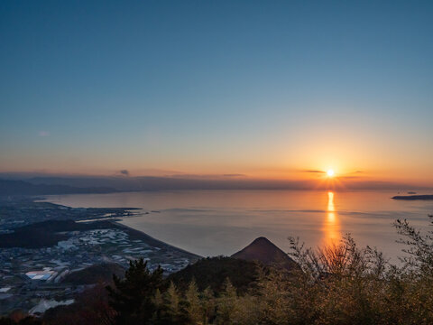 瀬戸内海に沈む夕日