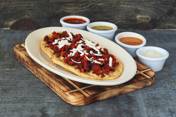 HUARACHE CON LONGANIZA