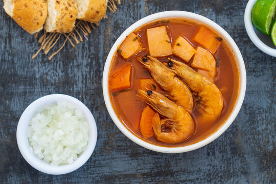 CALDO DE CAMAR&Oacute;N