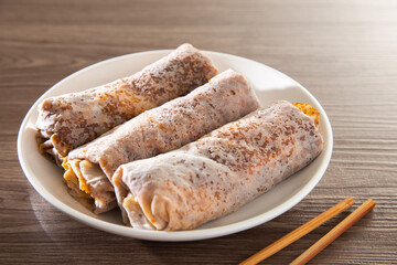 Popular Chinese fresh popiah in Singapore and Malaysia.