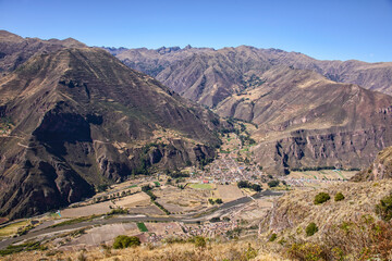 Fototapeta na wymiar Overlooking the Rio Urubamba Valley from the ruins of Huchuy Qosqo, Sacred Valley, Peru