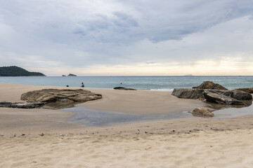 Paisagem da praia de Santiago no litoral Norte de São Paulo