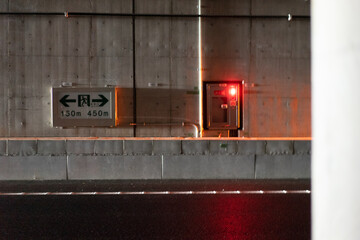 高速道路の非常灯/消火栓/非常口/赤色灯