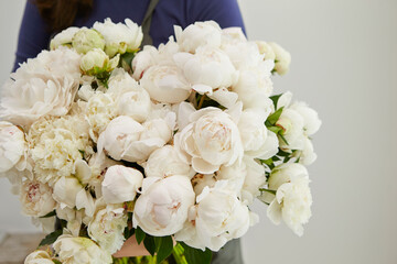 bouquet of white flowers