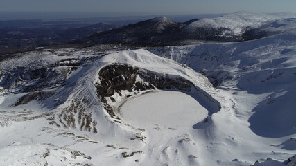 雪の蔵王お釜 空撮