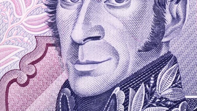 Simon Bolivar portrait on Venezuela 1000 bolivares (1998) banknote tilting. One of the greatest libertadores (liberators) of Spanish America. Slider shot