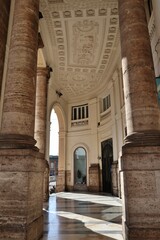 Napoli - Portico di accesso della Galleria Umberto I