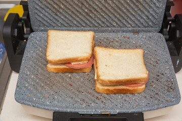 toasted bread on toaster top view