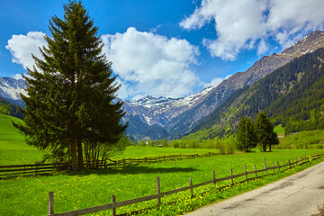 Fototapeta na wymiar South Tyrol impressions with hiking trail in the Ratschings Valley, Italy.
