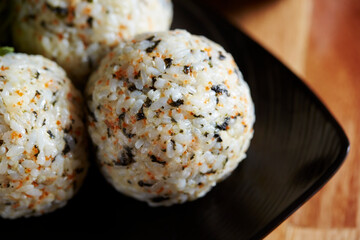 Sesame rice balls and vegetables 