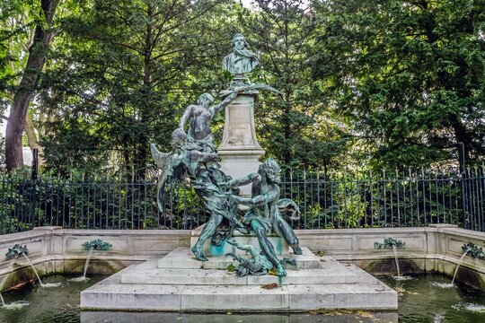 Statue Eugène DELACROIX - Jardin du Luxembourg - Paris (France)