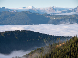 Panorama über die Alpen von der Dachstein Talstation
