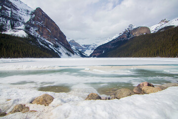 Ice lake Canada, rocks