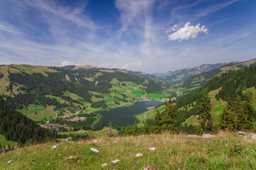 Fototapeta na wymiar Schwarzsee, Lac noir, canton de Fribourg, Suisse 