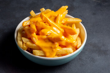 bowl con papas fritas