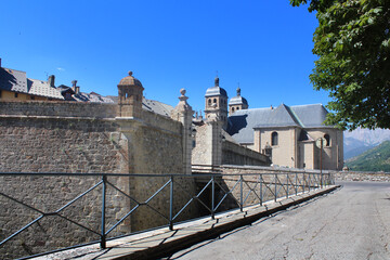Briançon (France) - Église Notre-Dame et Saint-Nicolas et remparts